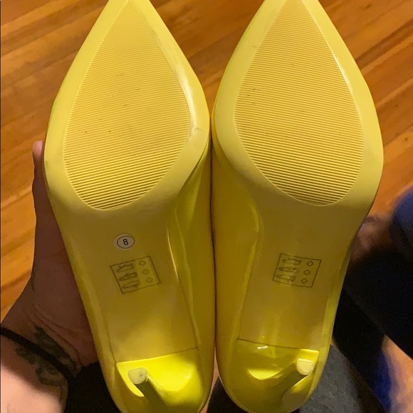 Hello pumps - Picture 3 of 3